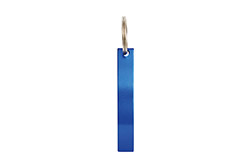 Llavero destapador modelo Shark fabricado en aluminio resistente. Destaca por su diseño compacto y sumamente práctico, complementado con un atractivo acabado de pintura brillante. Las medidas exactas de la pieza son de 6,7 cm por 1,08 cm por 1,48 cm. Resulta un accesorio funcional y ligero, siendo una excelente opción para merchandising y campañas promocionales masivas. - 2